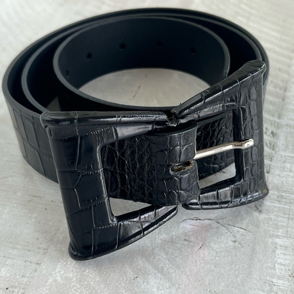 Anne Fontaine Women’s Glossy Croc-Embossed Leather Belt with Bow Style Buckle - Picture 1 of 12